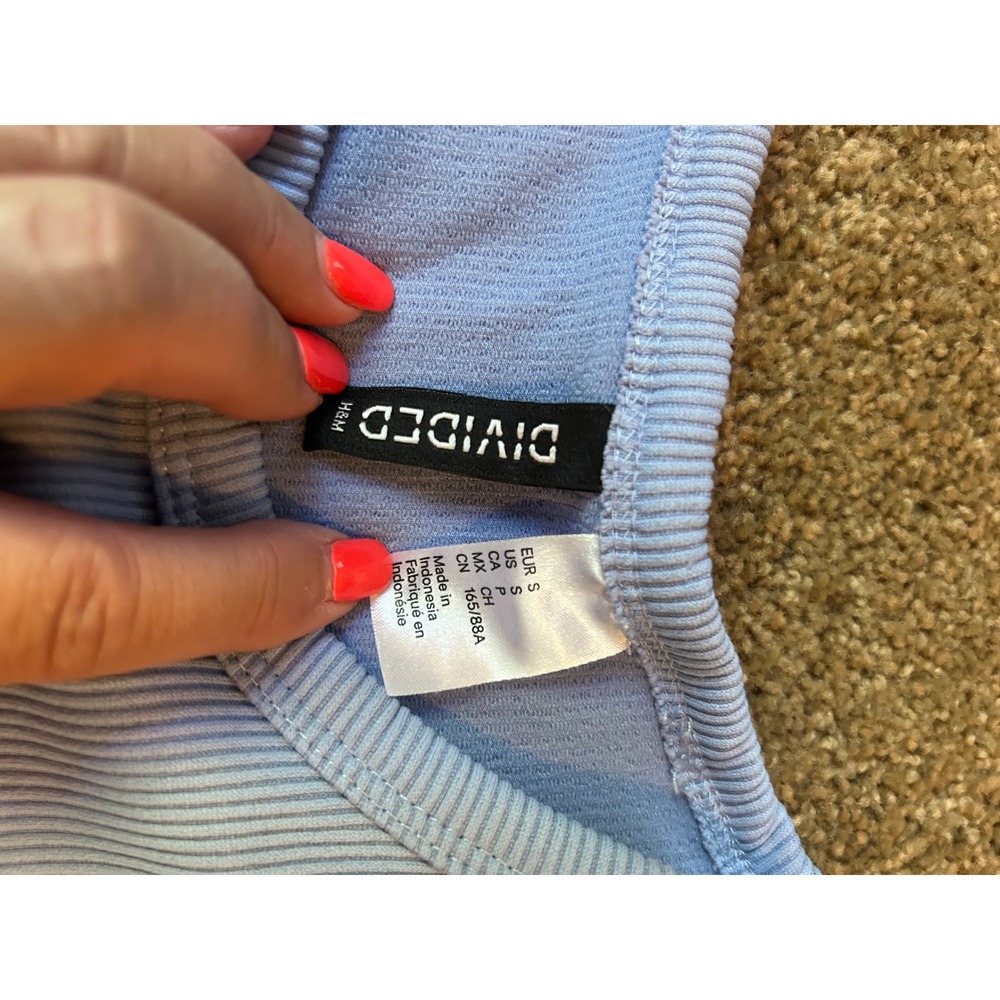H&M Divided Blue Ribbed Tank Top Racerback Sleeveless Basic Crop Top - Picture 3 of 4